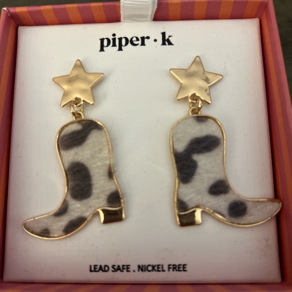Piper.K Star and Boot Earrings New In Box